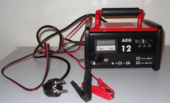 AEG Batterie Ladegerät 6V und 12V