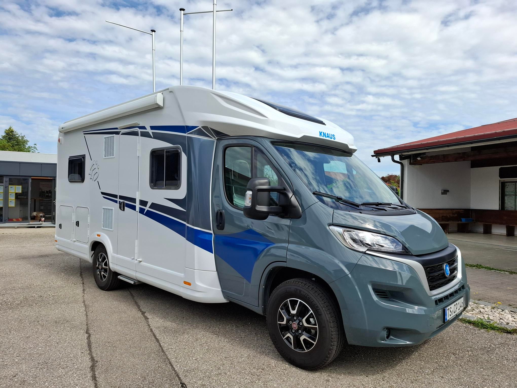 Wohnmobil Teilintegriert- Knaus Live Wave 650 MF