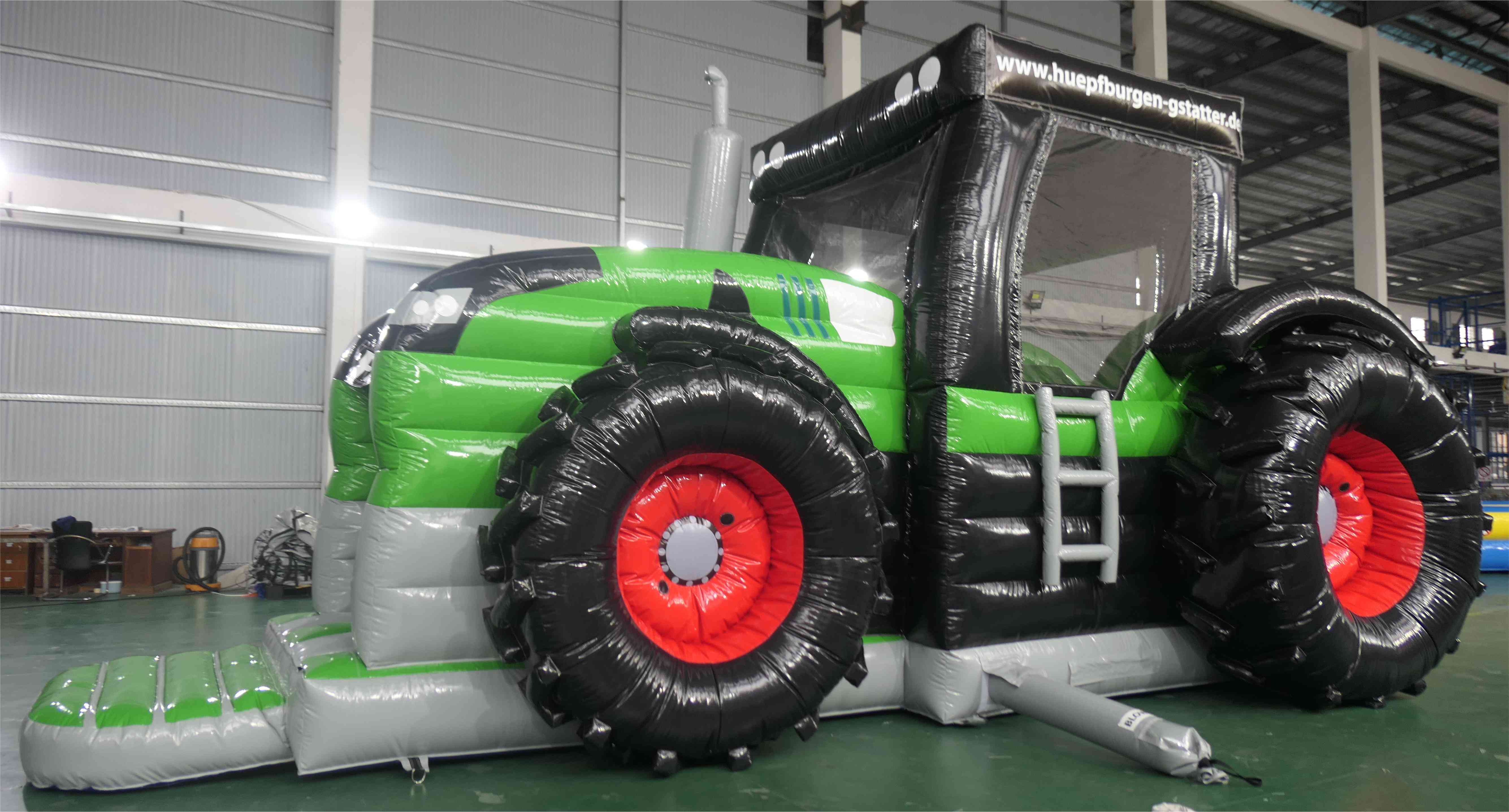 Hüpfburg Traktor 8,50m Länge
