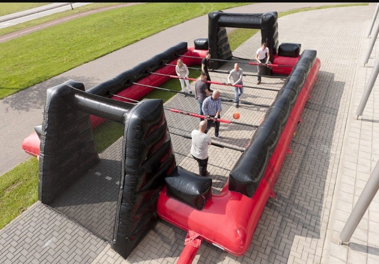 Menschenkicker / Human Soccer / Riesenkicker / XXL Kicker mit Stangen / Kicker