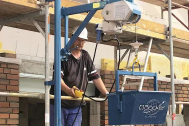 BÖCKER BOY ELEKTROAUFZUG mieten