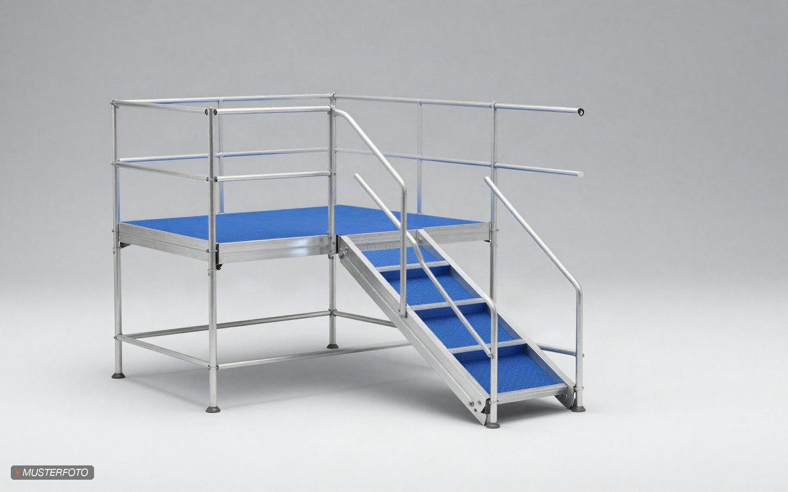 Treppenabsatz, 2,45 Meter mieten
