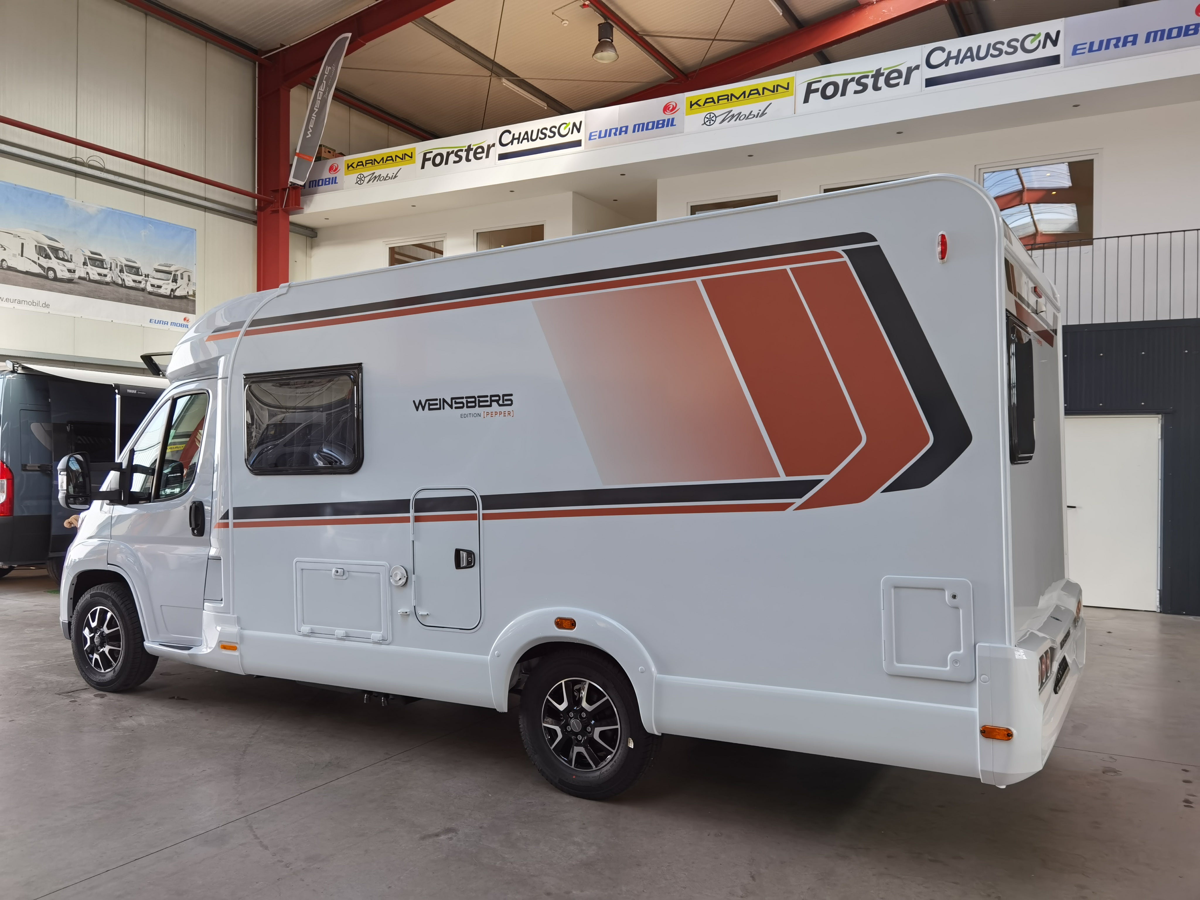 Wohnmobil-Reisemobil-Mietmobil Modell 2026 mieten**Caracompact 600 MF Pepper Edition**Bilder sind Modellbeispiel – 4