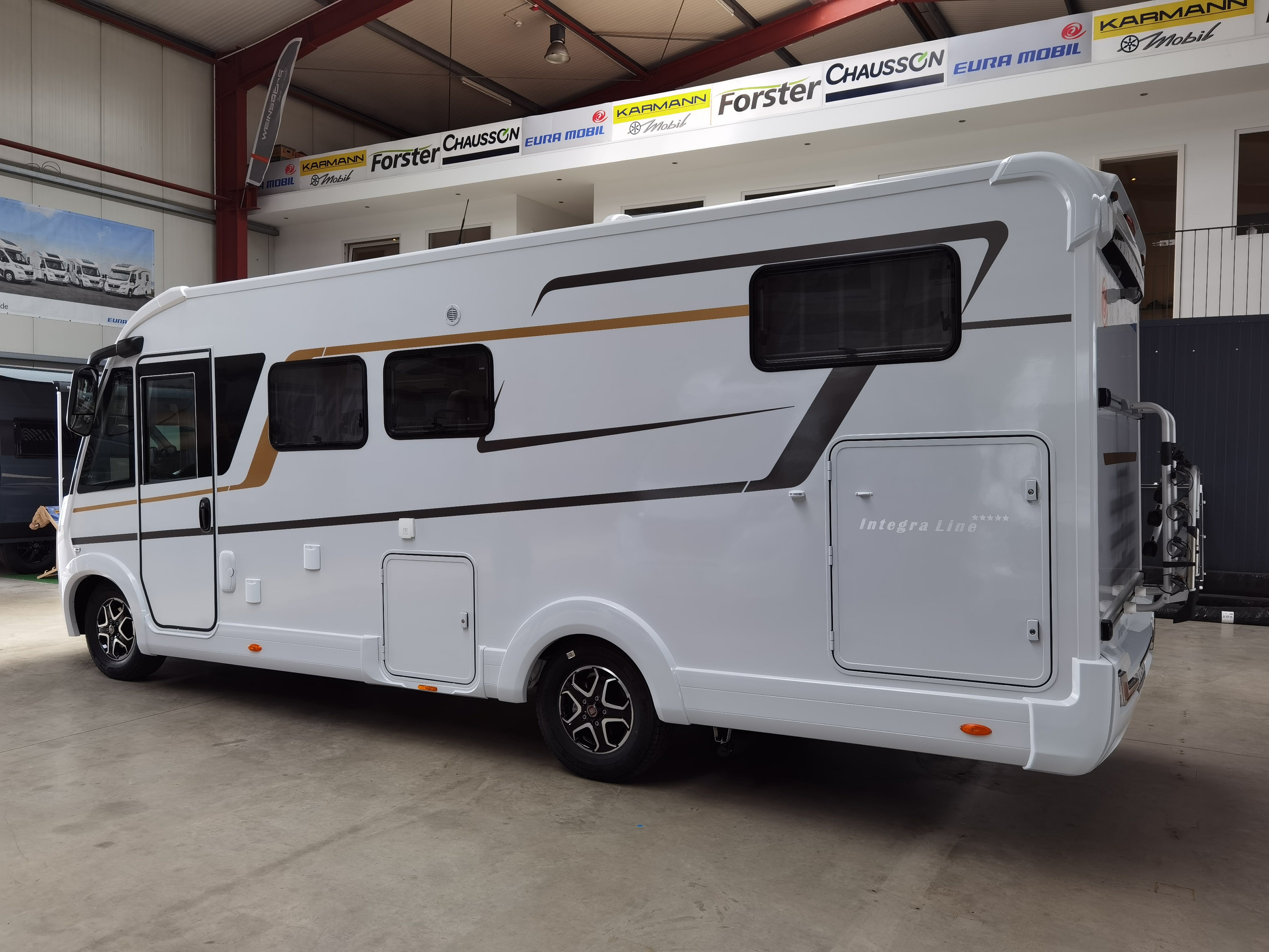 Wohnmobil - Reisemobil - Mietmobil - Modell 2026 mieten** Integra Line 720 EB**Bilder sind Modelbeispiele – 4