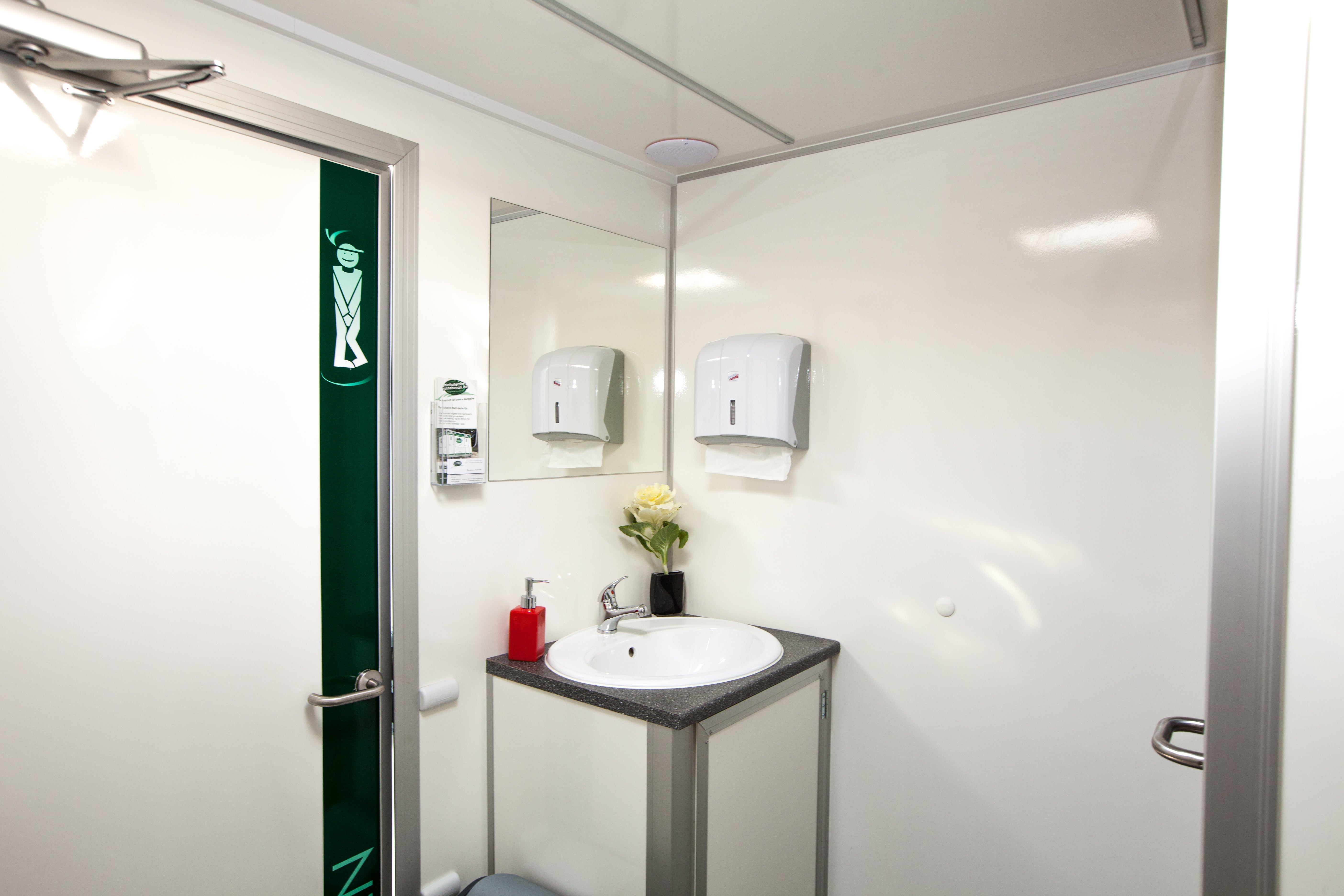 Toilettenwagen XLplus / Miettoiletten / Event Toiletten / Mobile Toiletten – 2