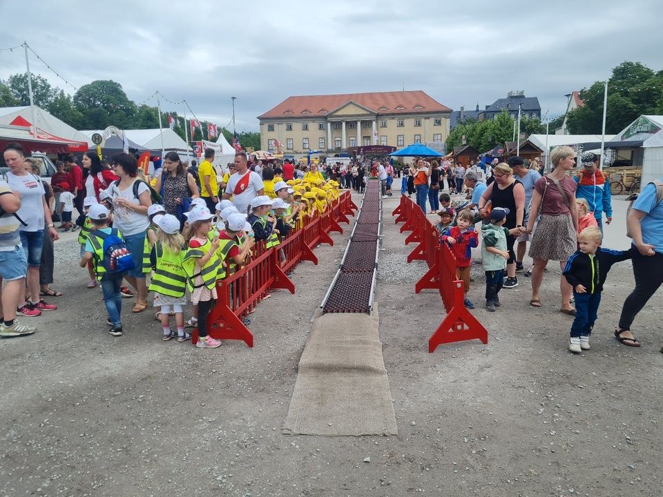 Kinderkarussell Kindereisenbahn Rodelbahn mieten bei Stichnoth Events – 4