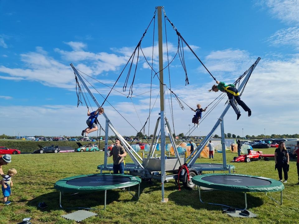Bungee Trampolin 4er mieten bei Stichnoth Events – 3