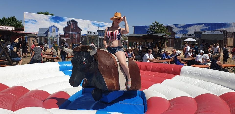 Bullriding Bullenreiten Rodeo mieten bei Stichnoth Events