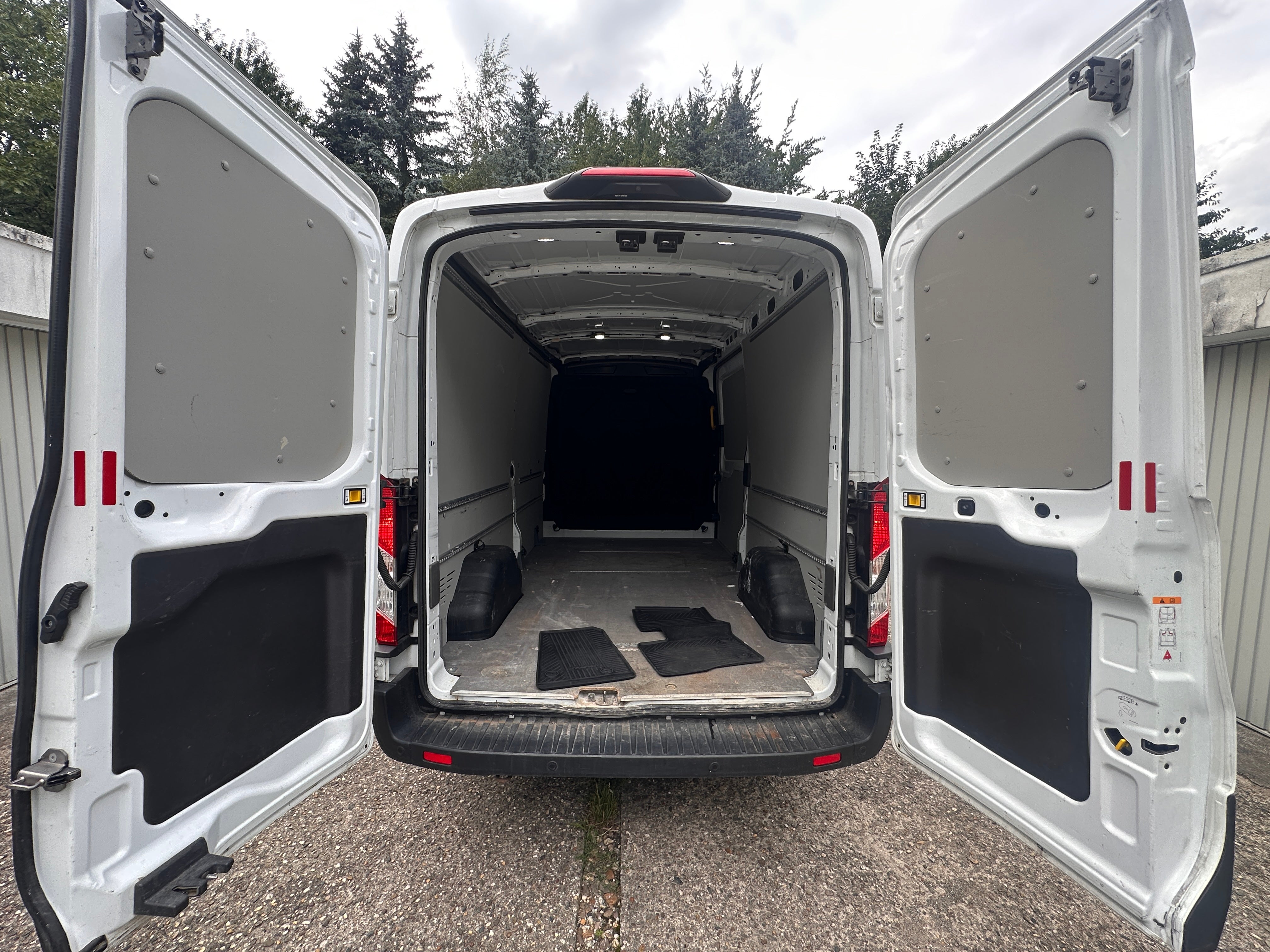 Ford Transit Täglich/Wöchentlich/Monatlich – 2