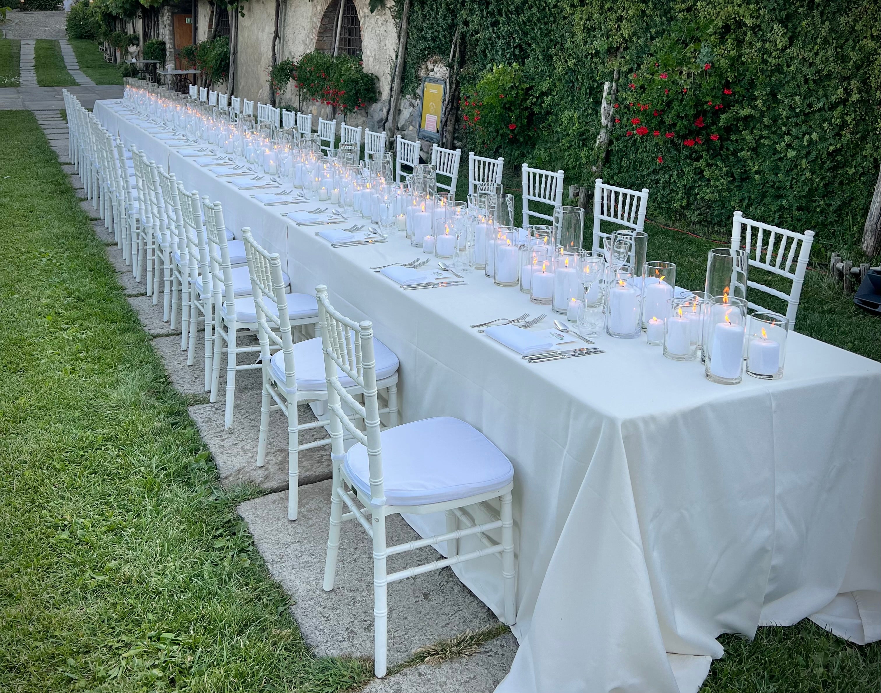 Chiavari Holz Stuhl weiss inkl. Sitzkissen Tiffany weds4rent – 3