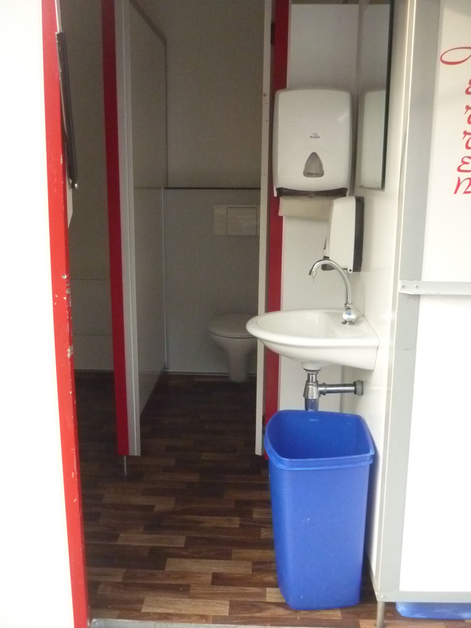 Toilettenwagen / Toillettencontainer – 2