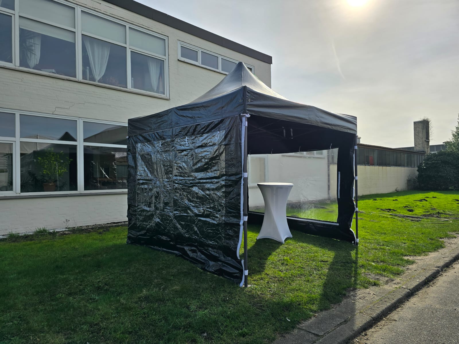 Faltzelt mieten 3 x 3 m – witterungsbeständig & schwer entflammbar (B1) – 2