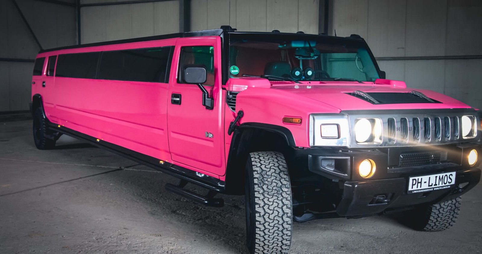 Hummer H2 in pink Panorama mieten in Erkelenz – 2