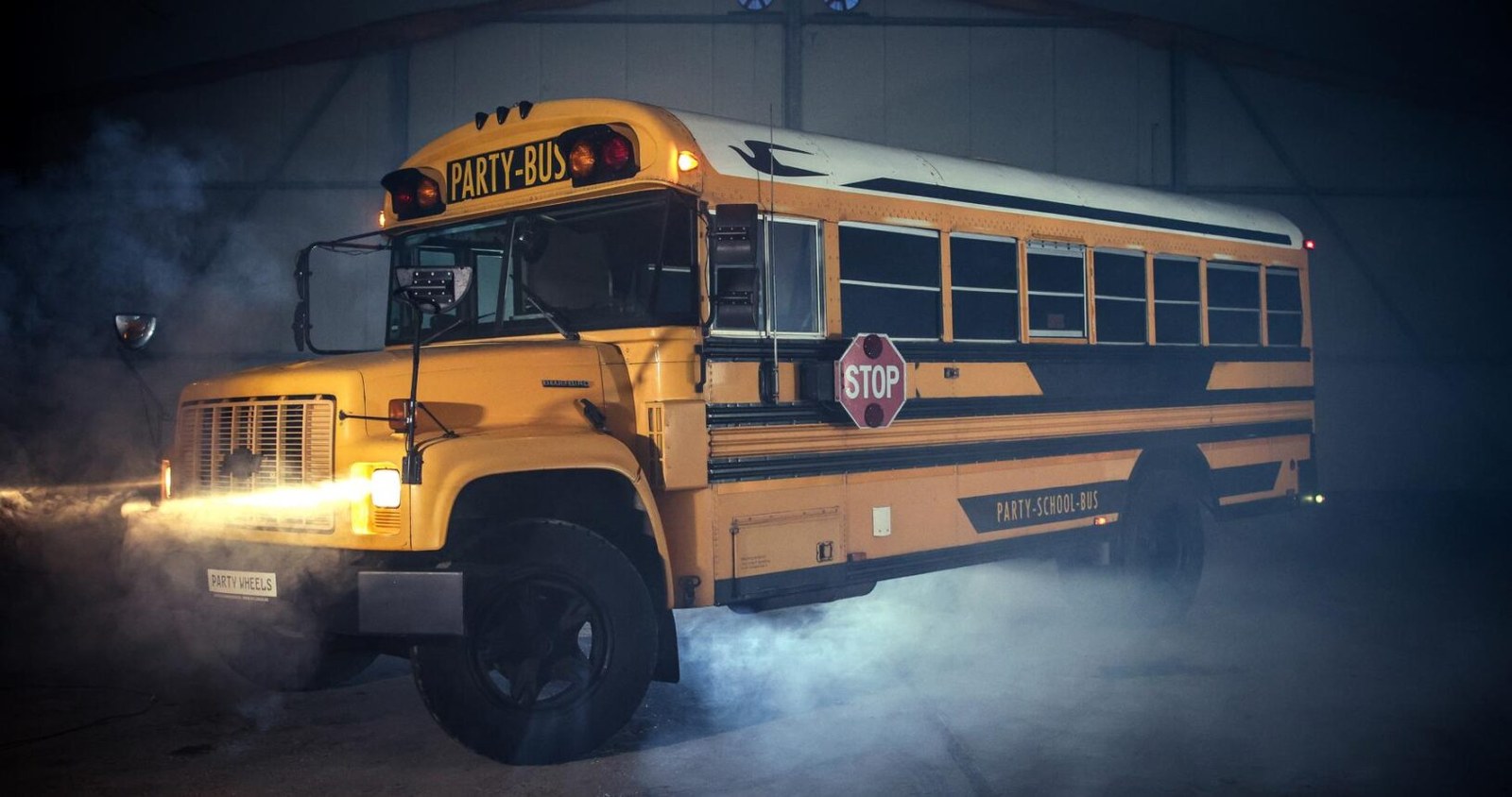 Schoolbus Deluxe mieten in Erkelenz