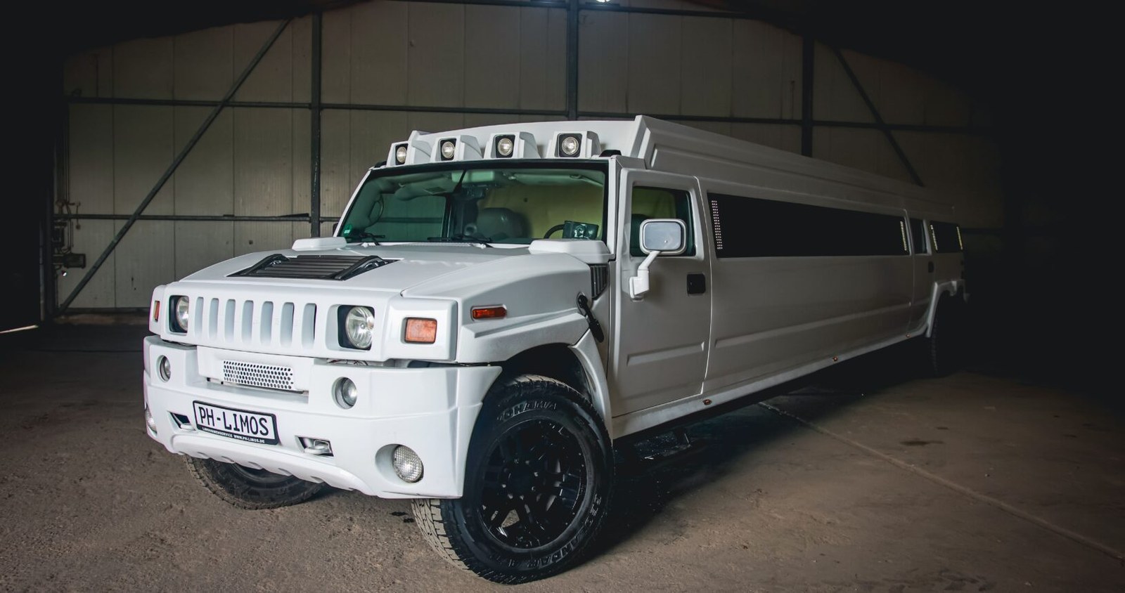Hummer H2 Deluxe mieten in Erkelenz