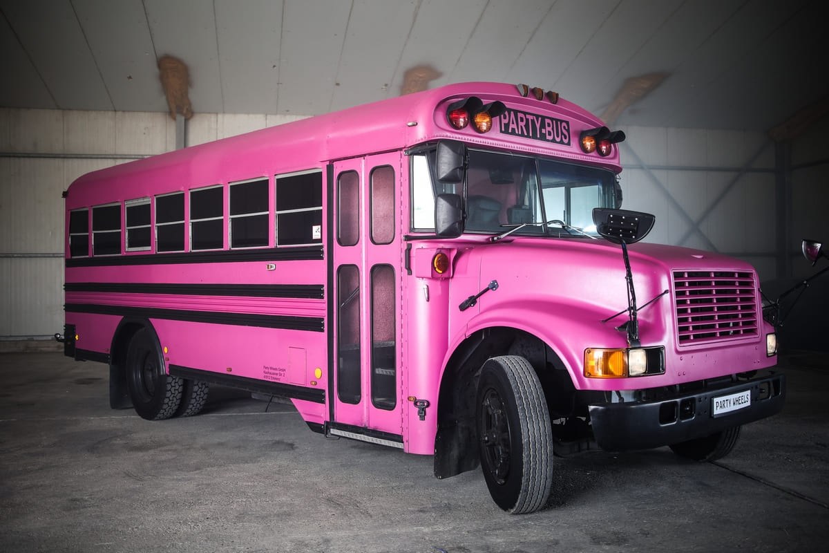 Partybus in pink mieten in Erkelenz – 3