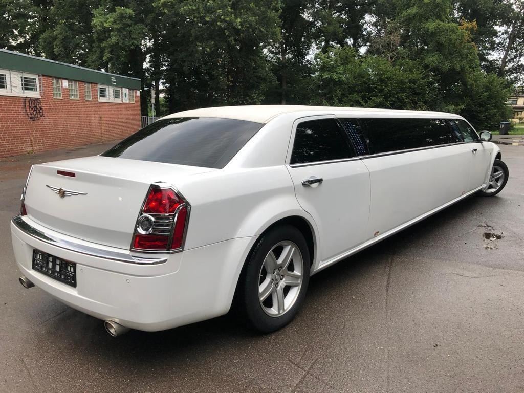 CHRYSLER 300C DELUXE Stretchlimousine in NRW mieten in Erkelenz – 3