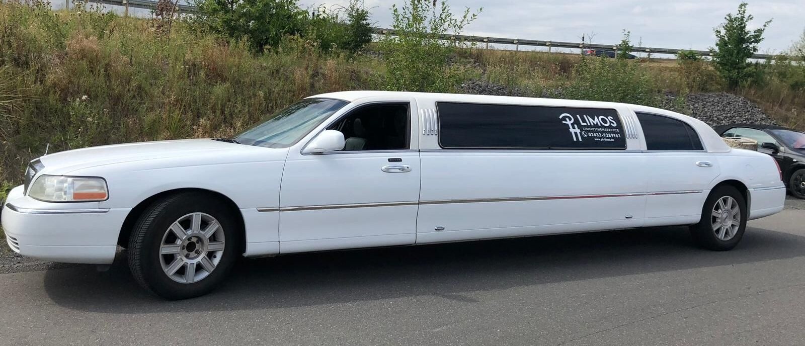 Lincoln Town Car in weiss mieten in Erkelenz