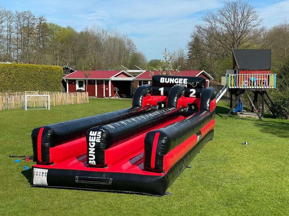 Bungeerun Aufblasbar 11x3 Meter auch Erwachsene mieten in Oberkrämer