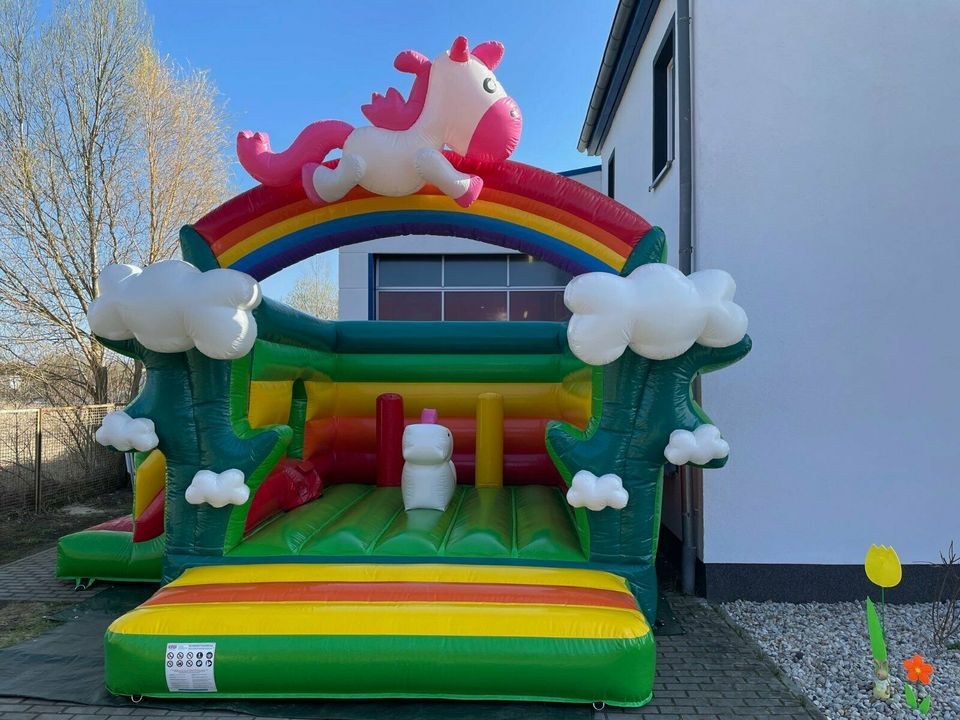 Einhorn Hüpfburg Esmeralda Hopseburg mieten in Oberkrämer