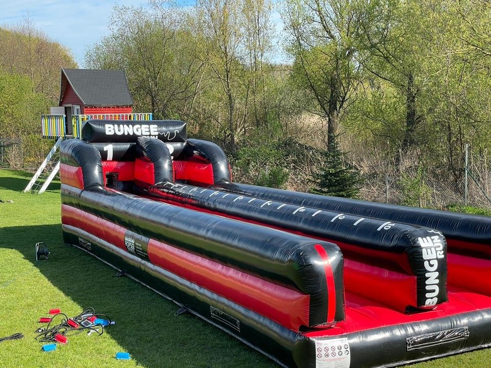 Bungeerun Aufblasbar 11x3 Meter auch Erwachsene mieten in Oberkrämer – 3