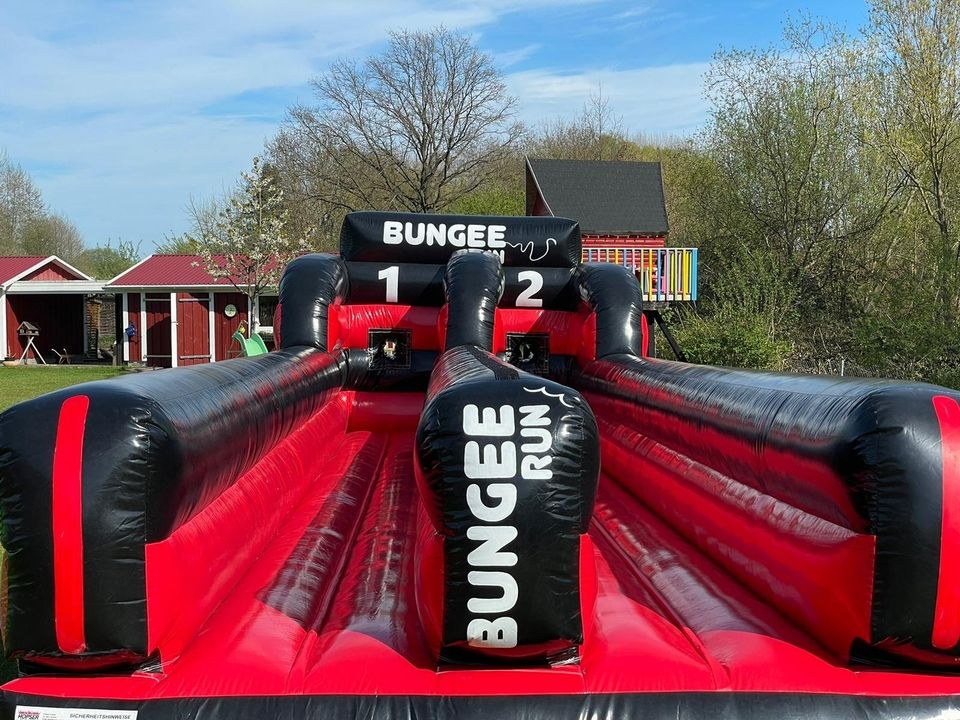 Bungeerun Aufblasbar 11x3 Meter auch Erwachsene mieten in Oberkrämer – 4