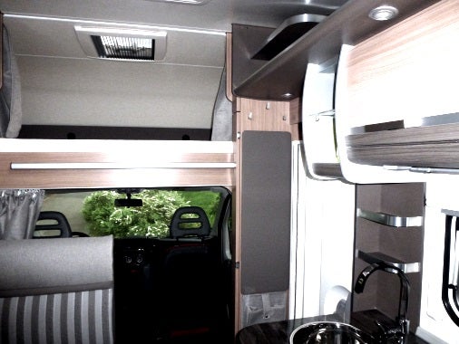 Wohnmobil Knaus Sky Traveller 600 DKG bis 6 Personen Wohnmobilvermietung München-Gröbenzell-Rothenburg – 3