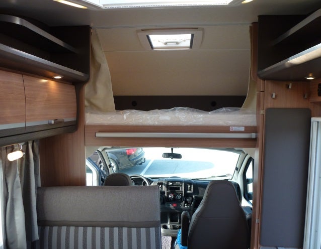 Wohnmobil Knaus Sky Traveller 600 DKG bis 6 Personen - Wohnmobilvermietung München-Gröbenzell-Rothenburg – 3