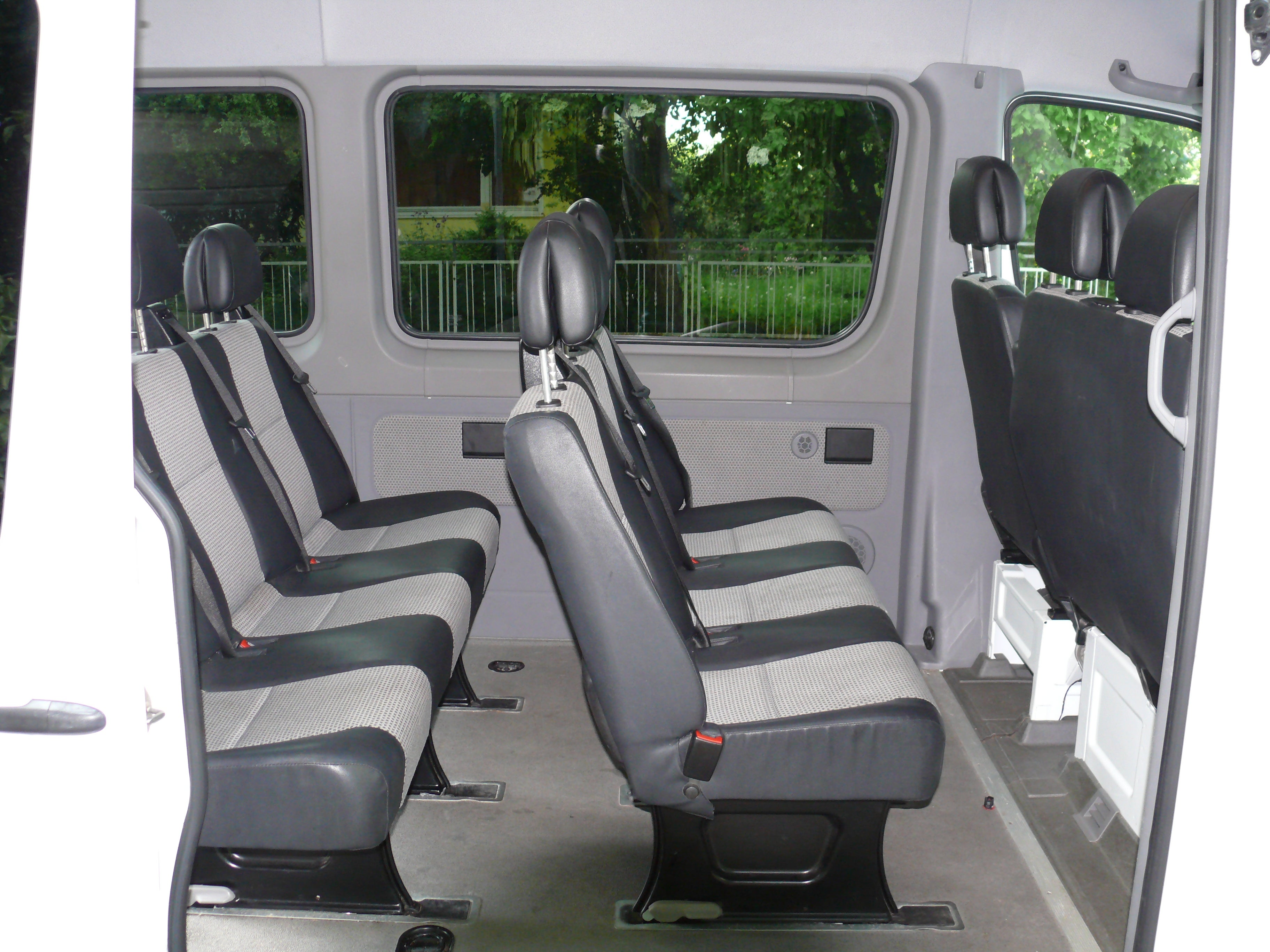 9-Sitzer Mercedes-Benz Bus Sprinter 215 Hochdach Klima Personentransporter Shuttle – 3