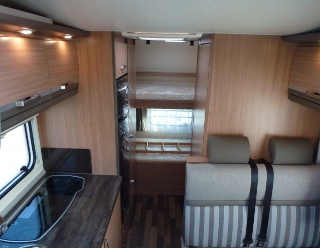 Wohnmobil Knaus Sky Traveller 600 DKG bis 6 Personen - Wohnmobilvermietung München-Gröbenzell-Rothenburg – 4