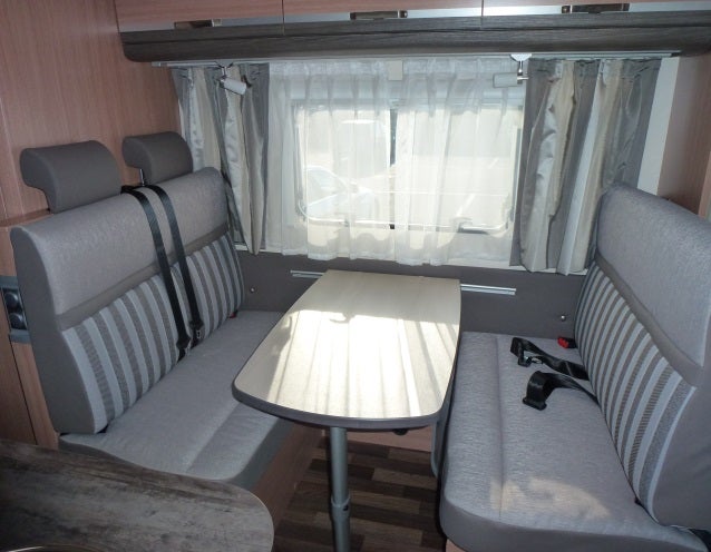 Wohnmobil Knaus Sky Traveller 600 DKG bis 6 Personen - Wohnmobilvermietung München-Gröbenzell-Rothenburg – 2