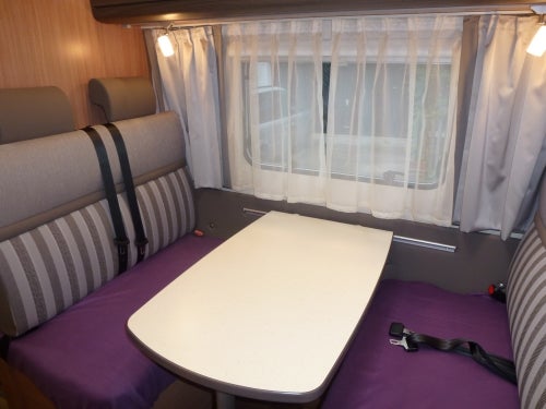Wohnmobil Knaus Sky Traveller 600 DKG bis 6 Personen Wohnmobilvermietung München-Gröbenzell-Rothenburg – 2