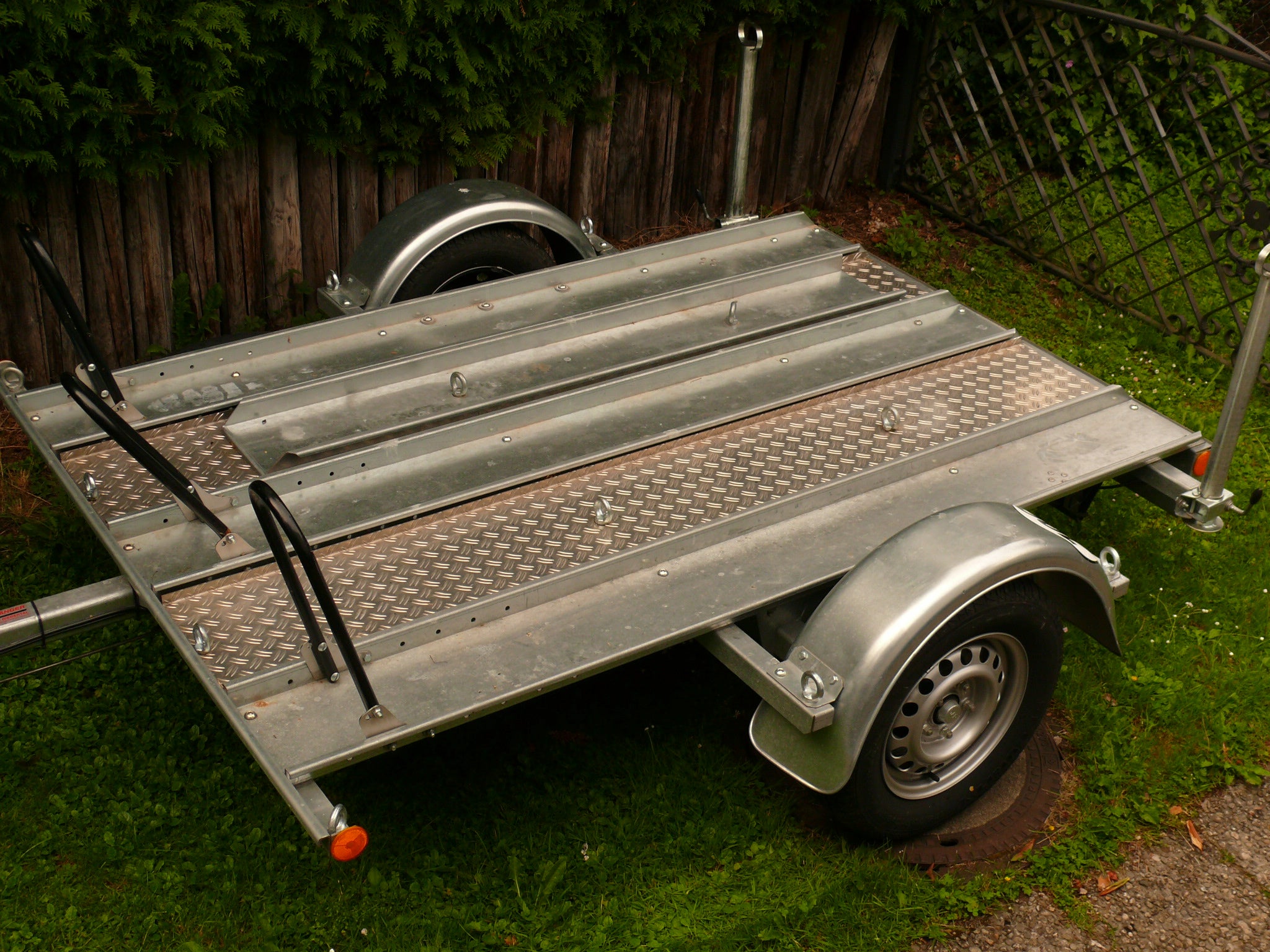 Motorradanhänger für 3 große Motorräder- Tempo 100 Zulassung – 3