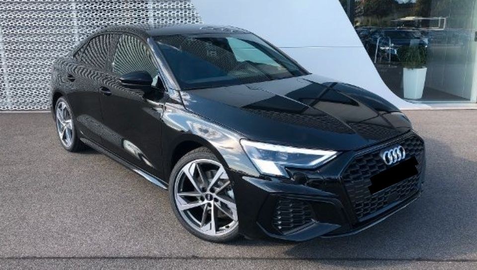 Audi A3 Limousine Auto mieten bei DX Cars – für den großen Auftritt