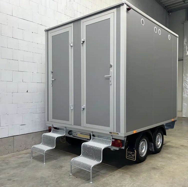 Vermietung Toilettenanhänger Tank WC Wagen 4 WC