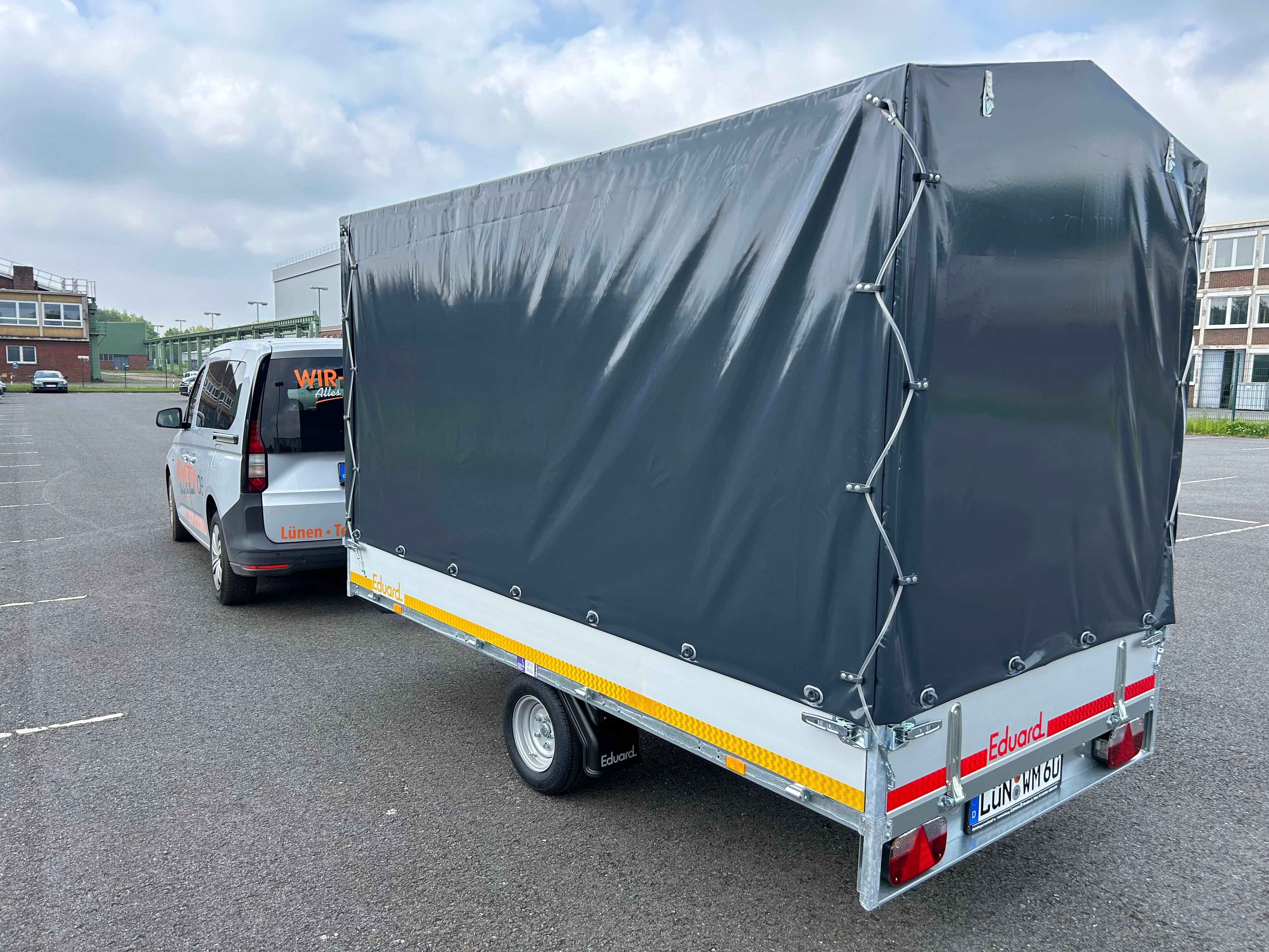 Anhänger 750 kg mit Plane 3m Innen mit Klasse B XXL Anhänger – 3