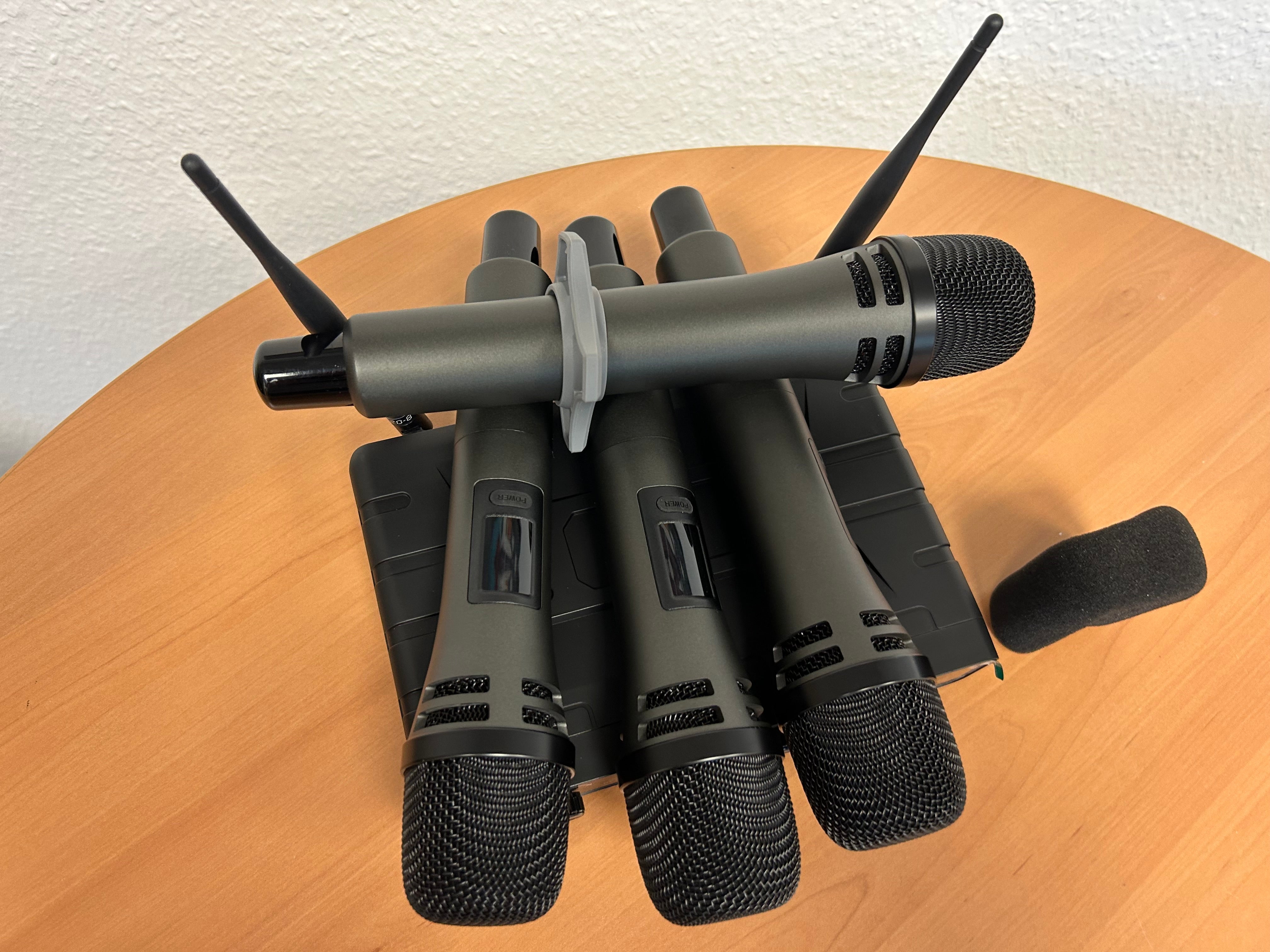 Funk Mikrofon Kabellos Set mit 4x5 Kanälen Mieten Leihen