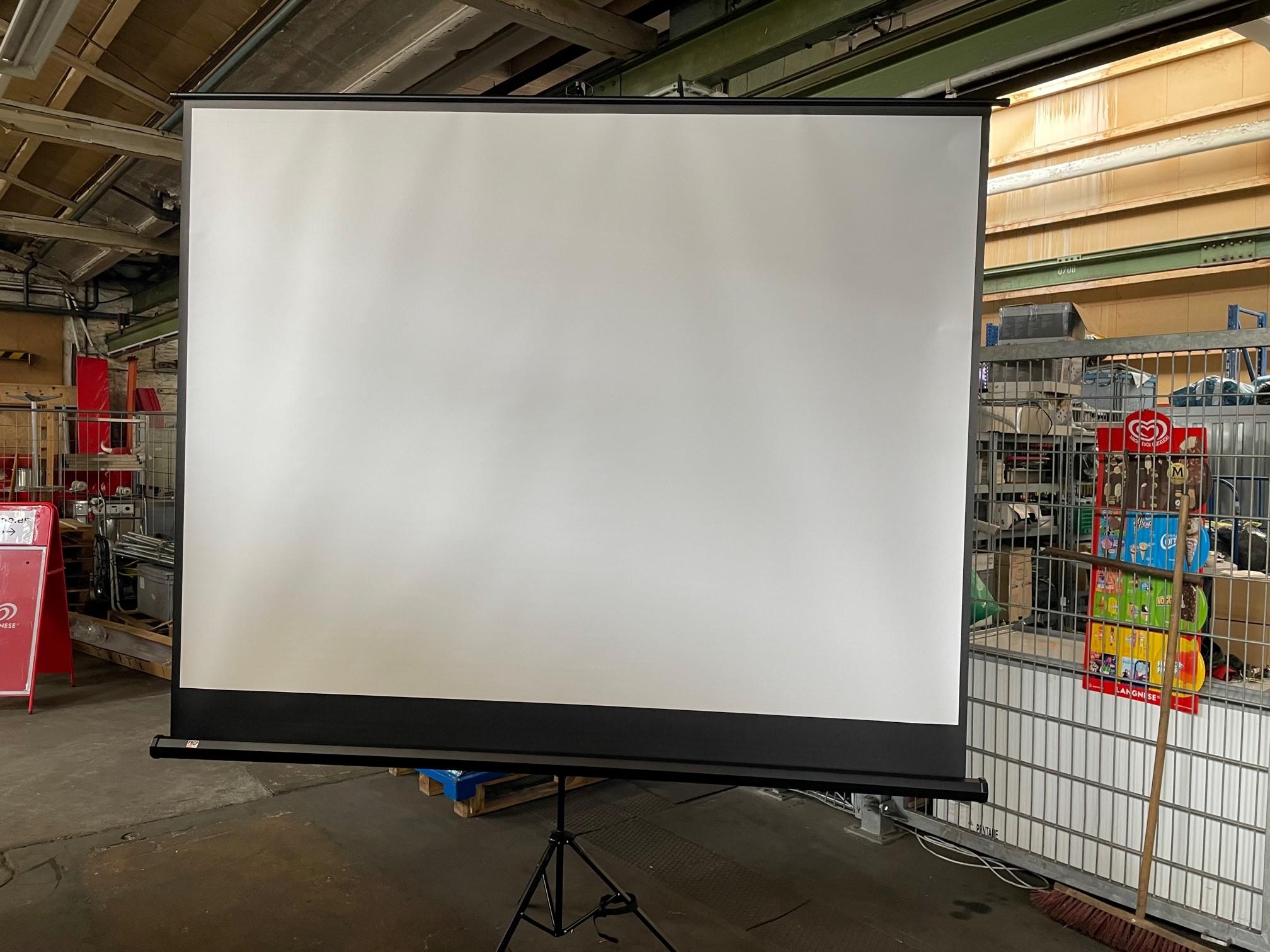 Beamer Leinwand mit Stativ 100-120 zoll – 2