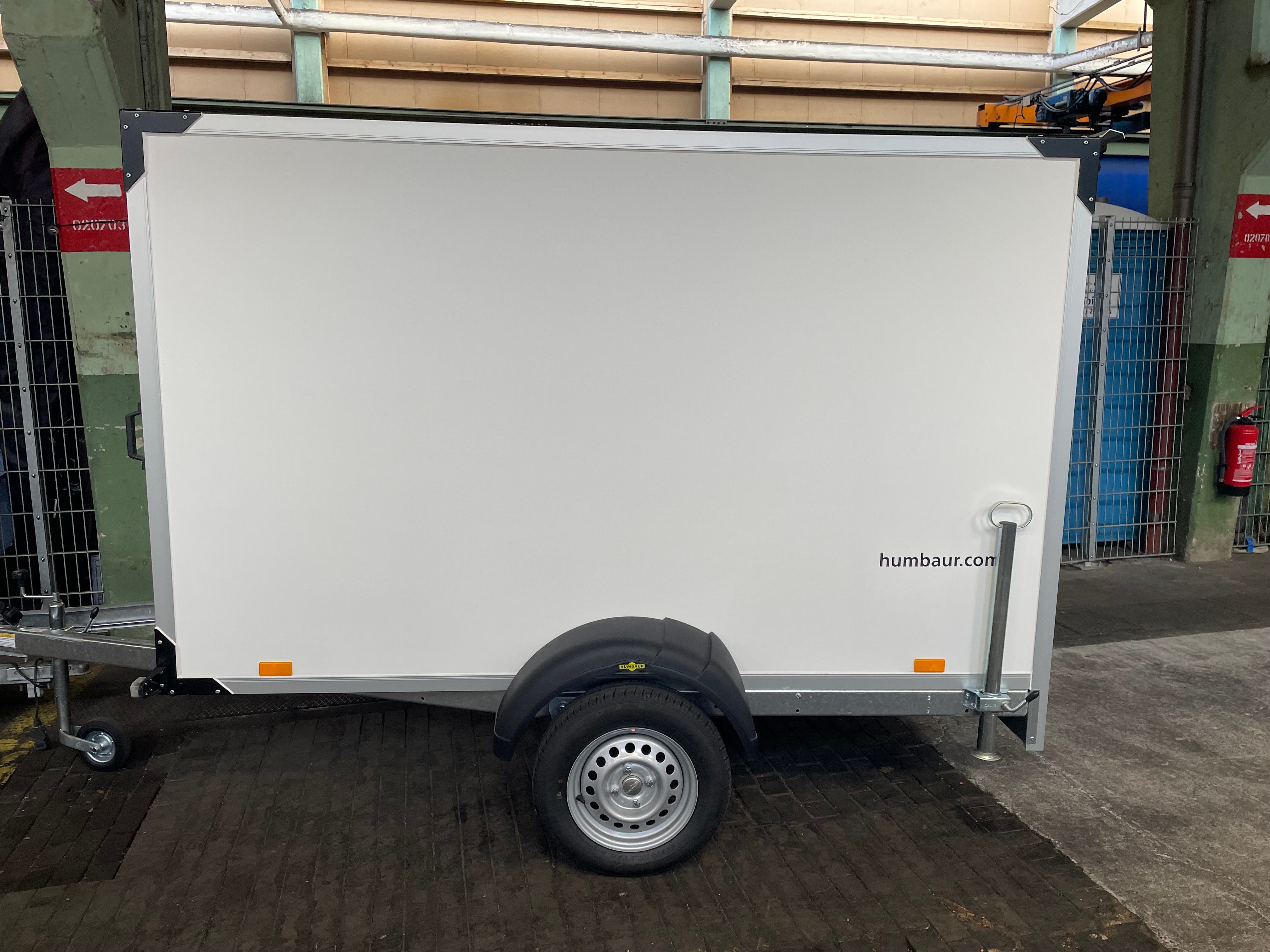 Kofferanhänger 750 kg 100 er Zulassung Mieten