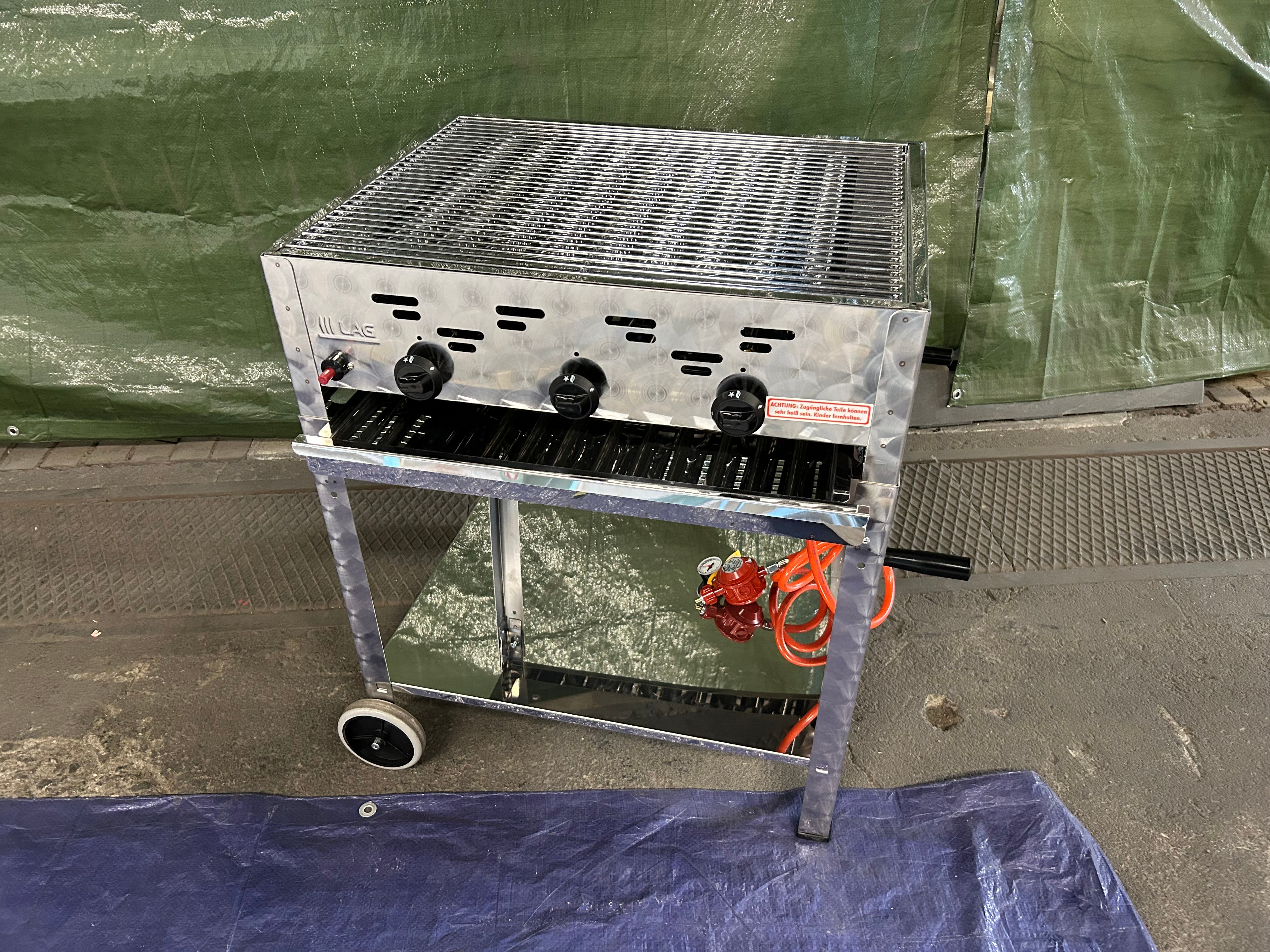 Gasgrill mit Untergestell und Pfanne – 2