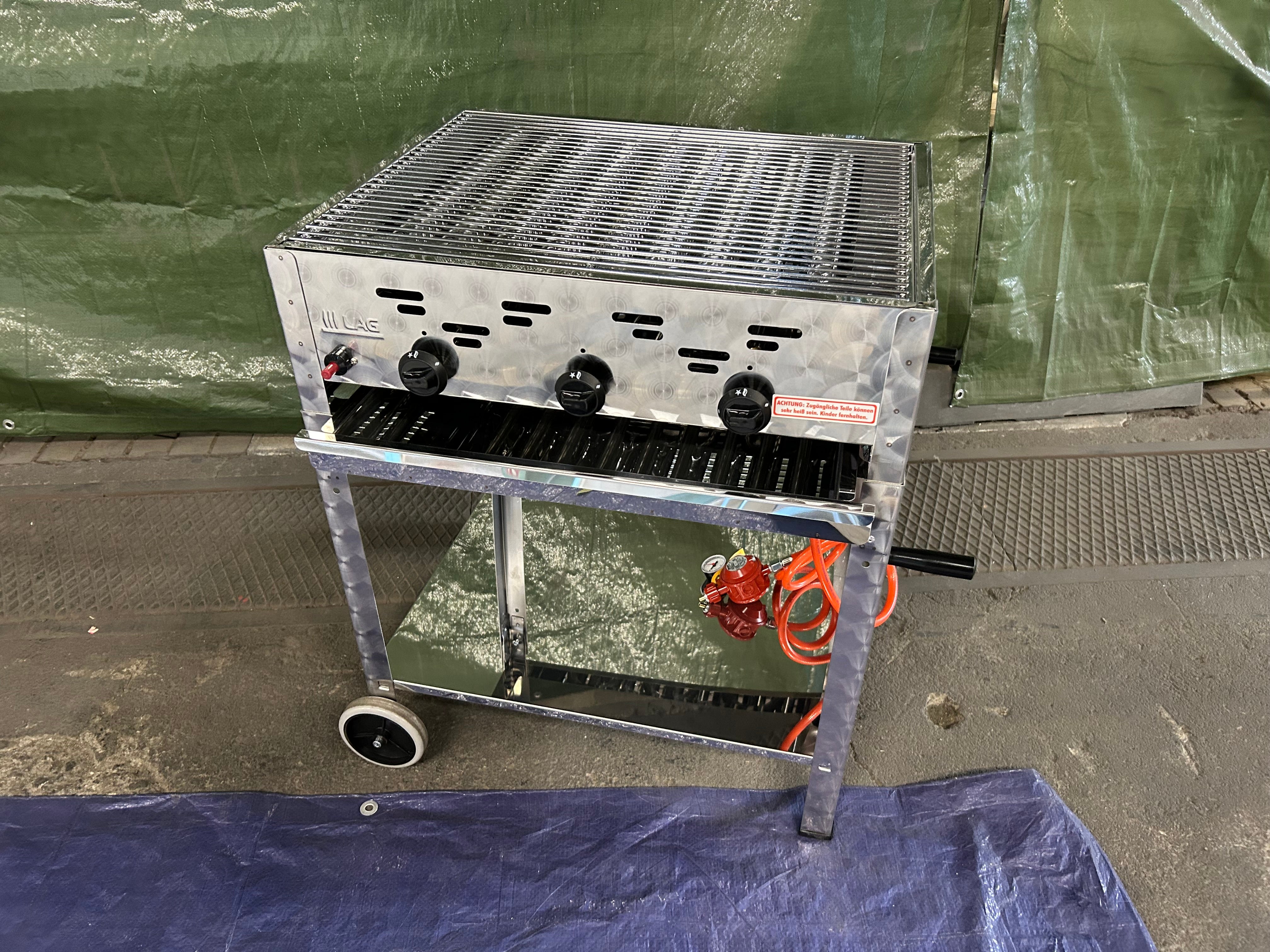 Gasgrill mit Untergestell und Pfanne – 3