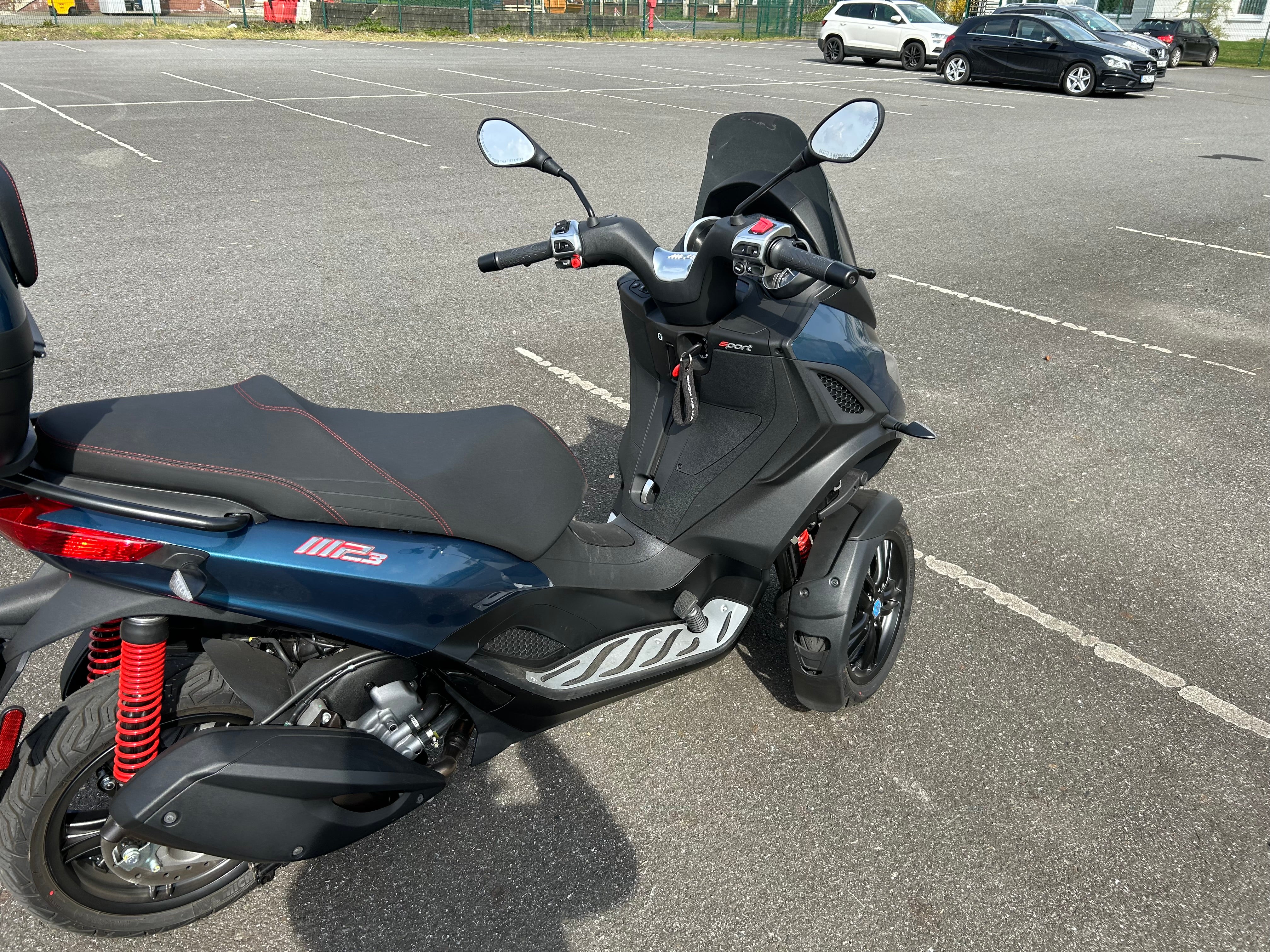 Piaggio MP3 300 Sport Dreirad bis 120 km/h – 4