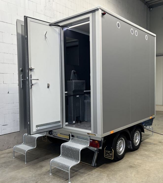 Vermietung Toilettenanhänger Tank WC Wagen 4 WC – 2