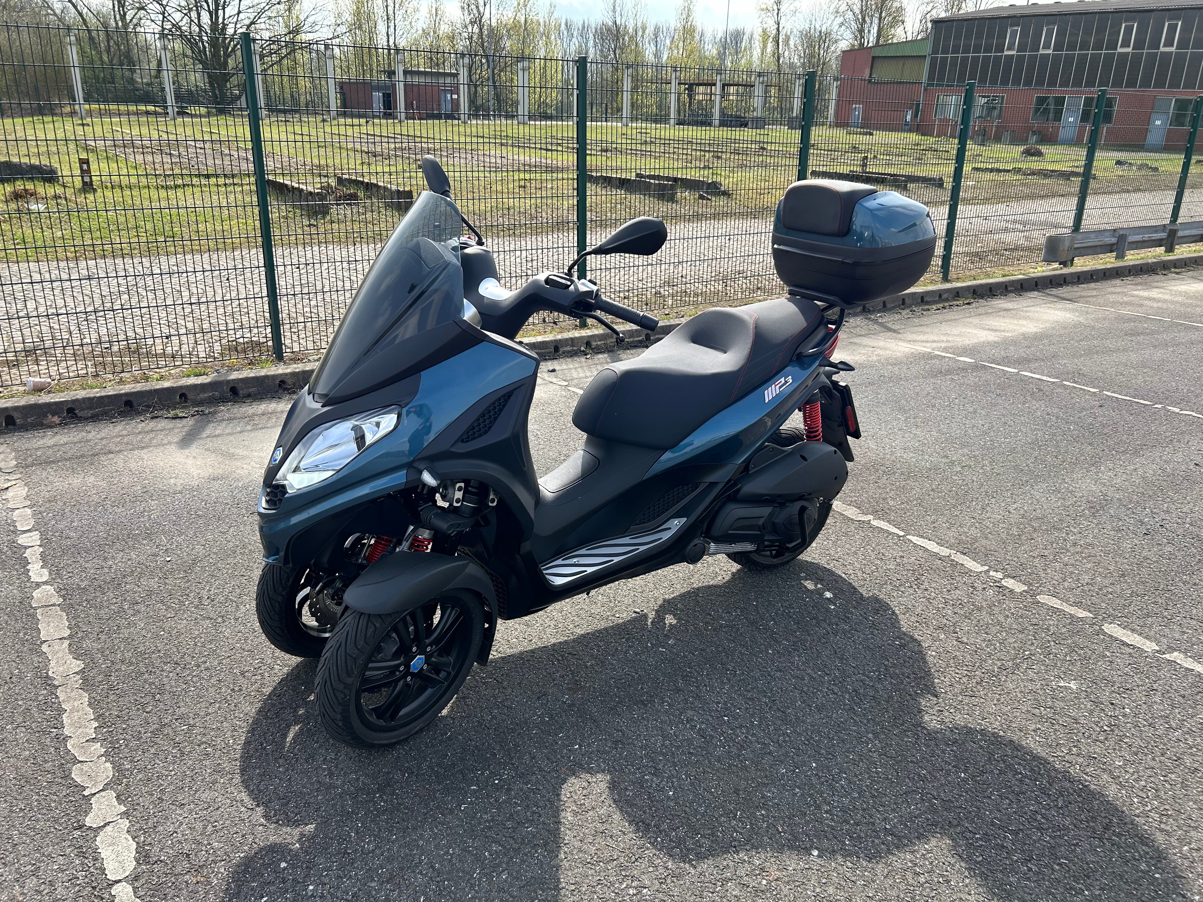 Piaggio MP3 300 Sport Dreirad bis 120 km/h – 2