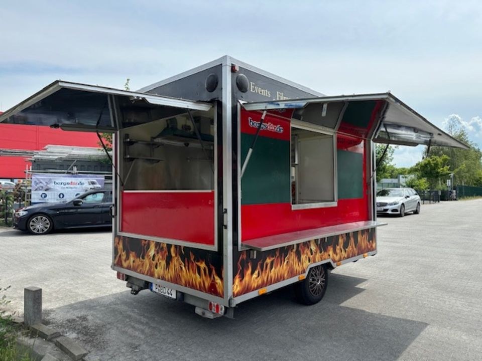 Cateringwagen HOTFLAME Bierwagen Imbisswagen mieten bei Borgsdir – 3