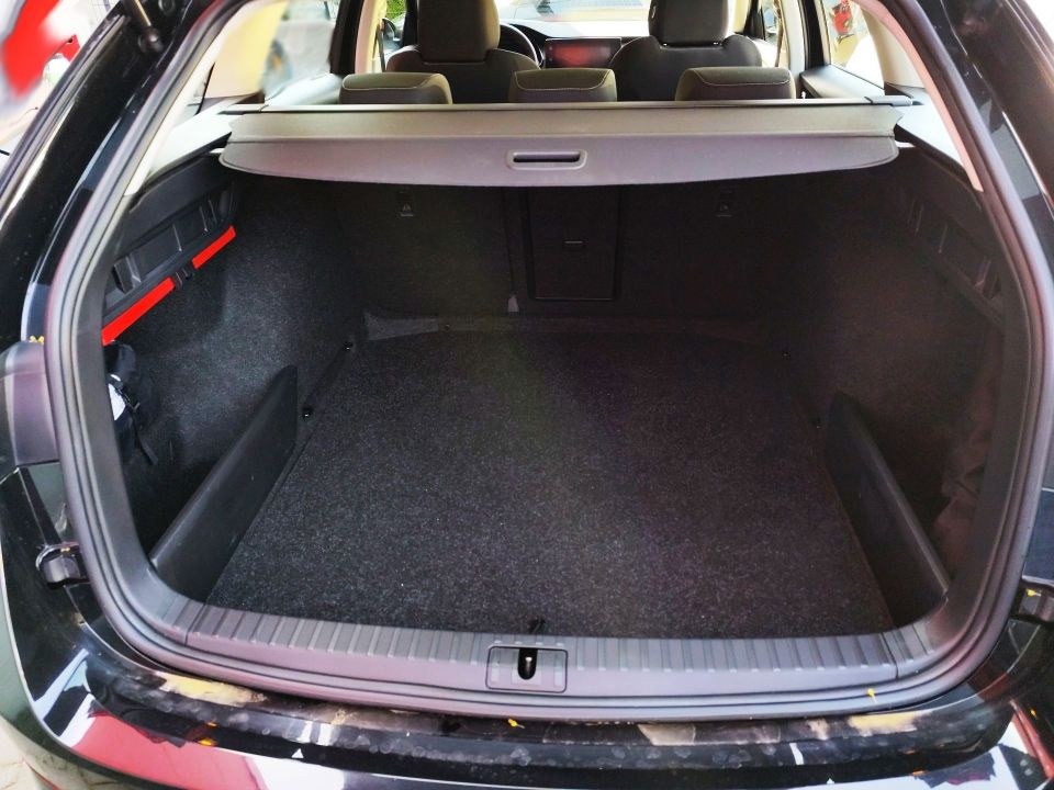 Skoda Octavia Kombi Diesel Autom mieten bei Borgsdir – fair mieten – 4
