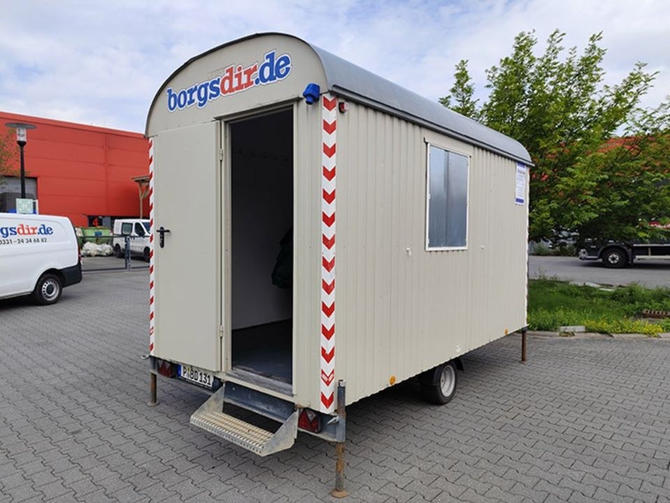 Bauwagen Mannschaftswagen Schnellläufer mieten bei Borgsdir – 4