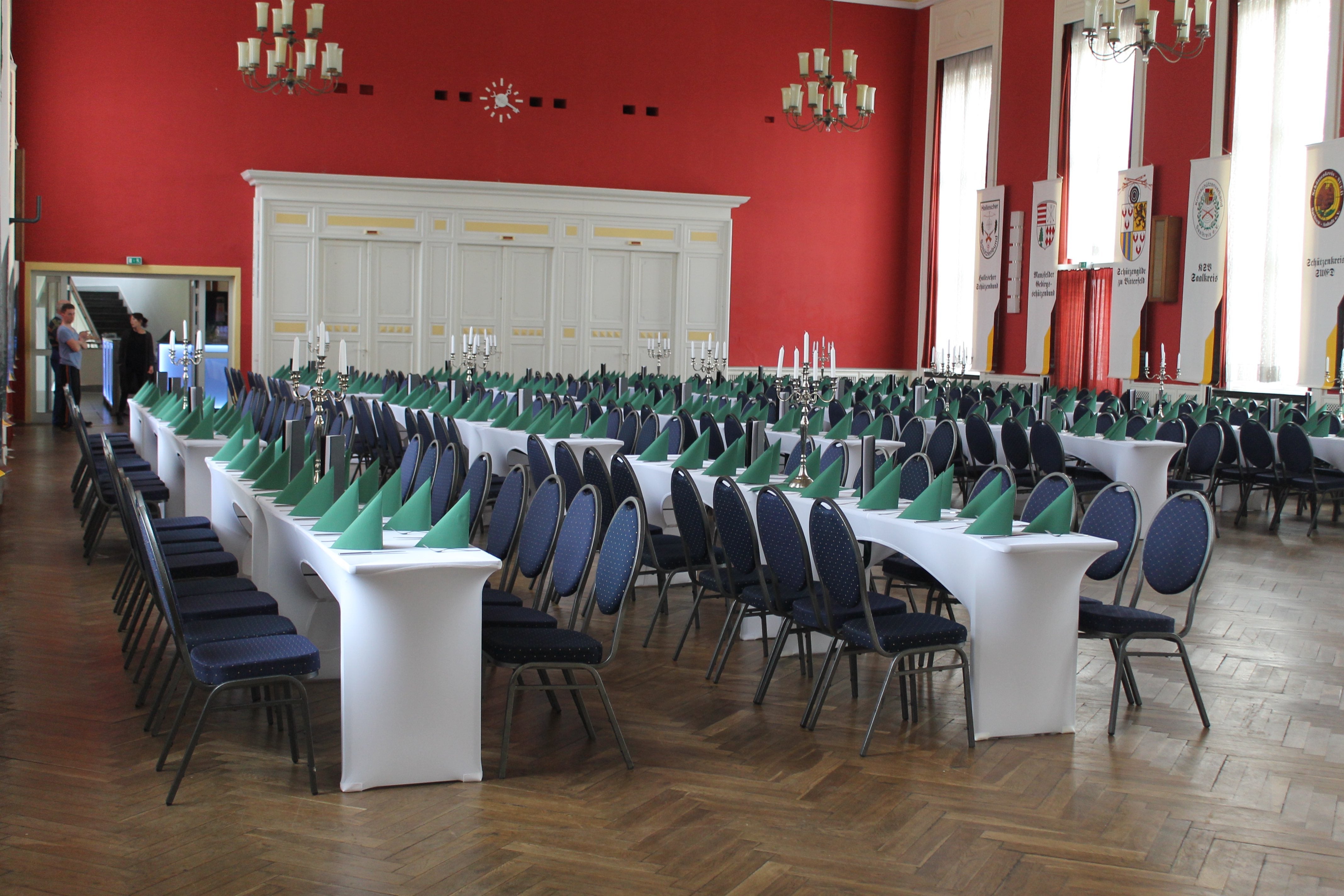 Bankettstühle mieten – Gepolsterte Stapelstühle für Event & Konferenz – 3