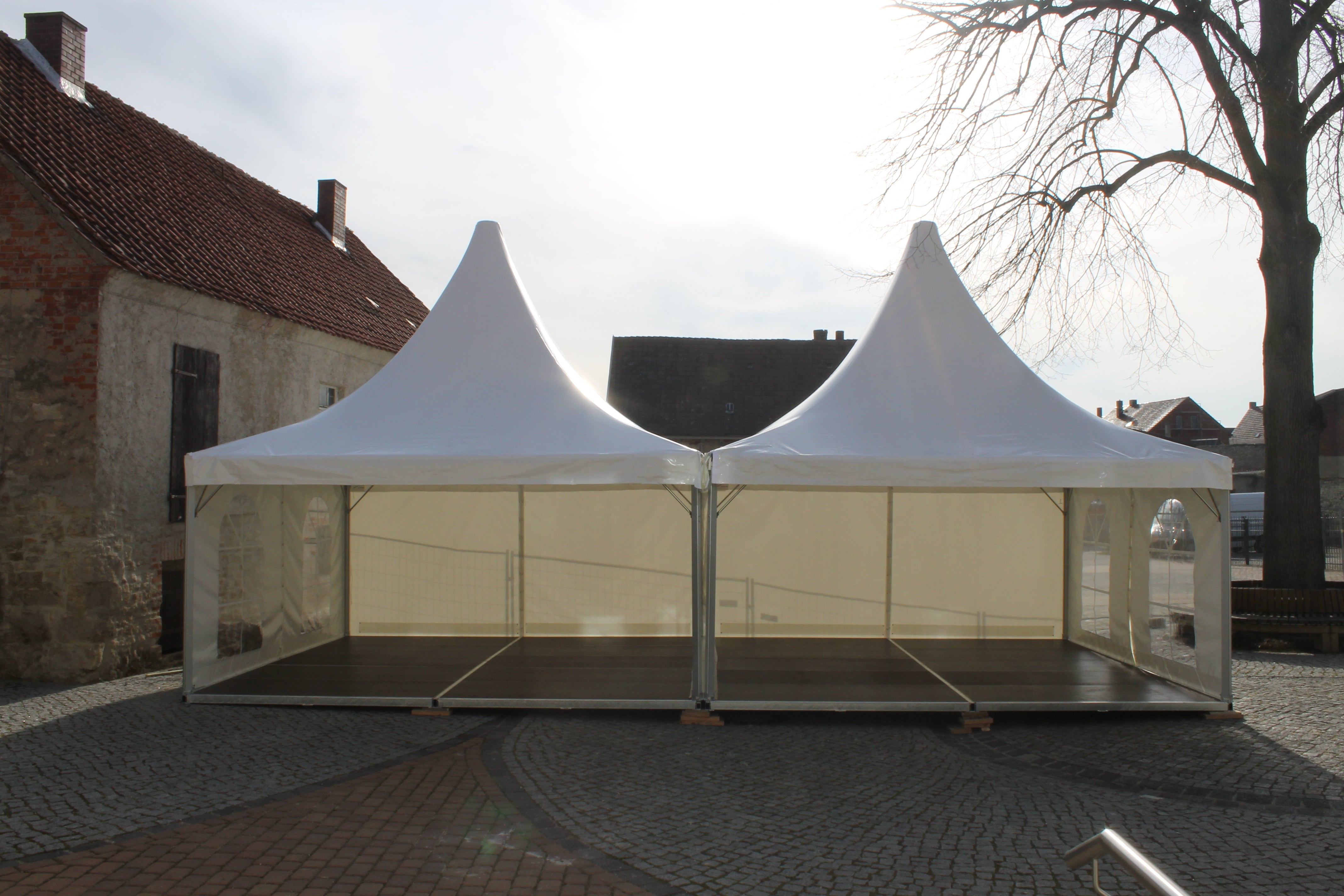 Pagodenzelte mieten – 5×5 m Pagodenzelt mit Boden & Service – 3