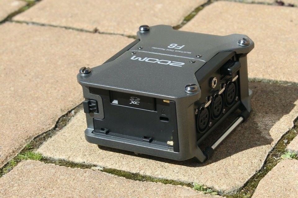 Professioneller Audio Recorder  Podcast mieten in Gröningen – 3